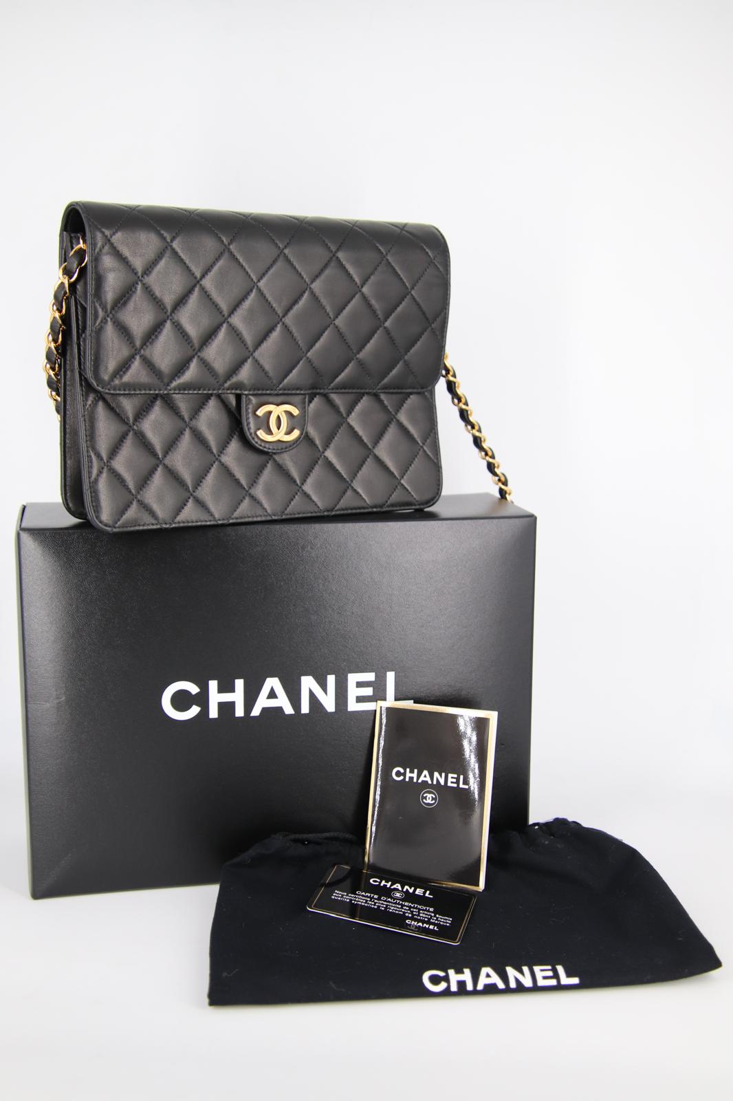 Chanel push lock straight flap Shoulderbag