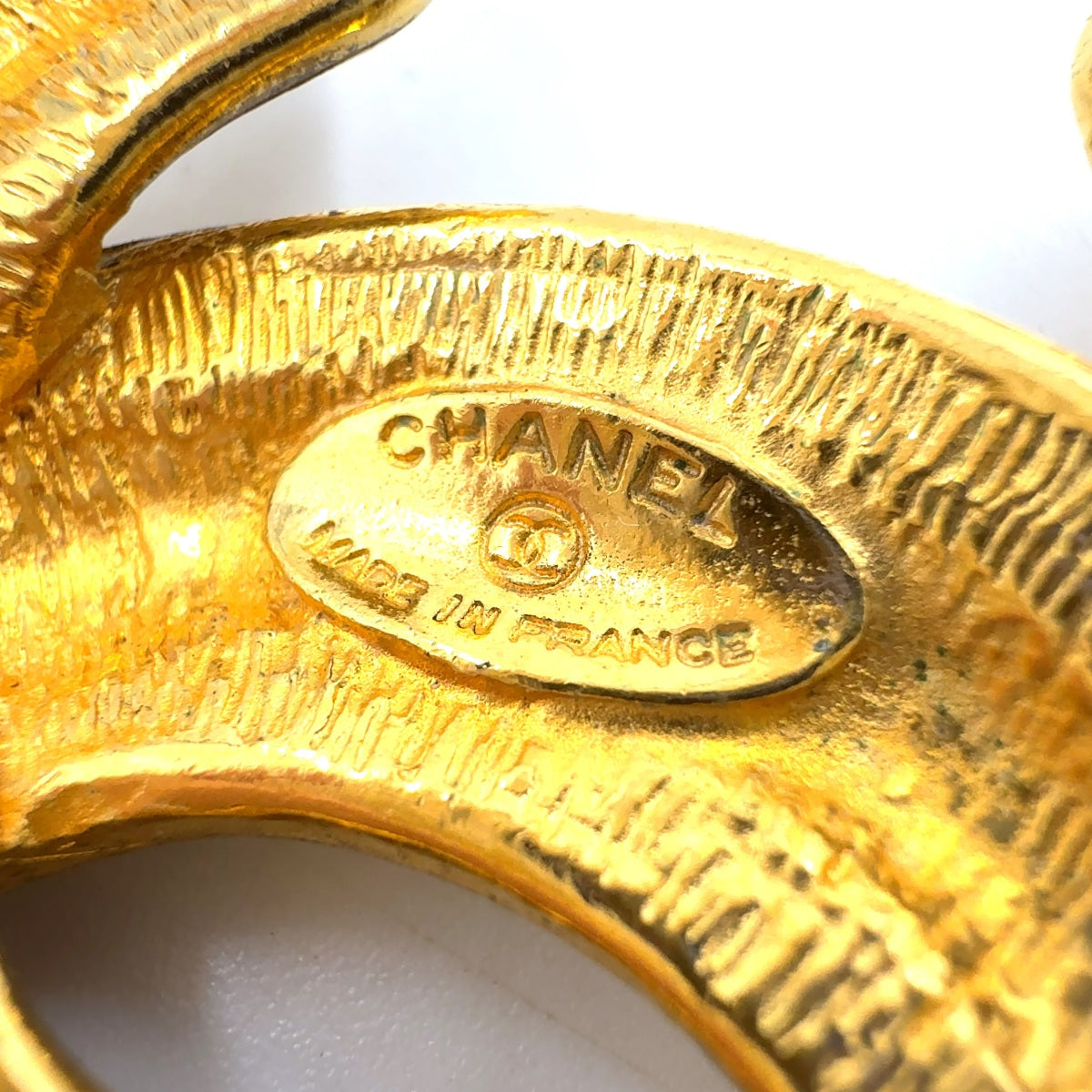 Chanel Vintage 1990s Gold Quilted CC Brooch