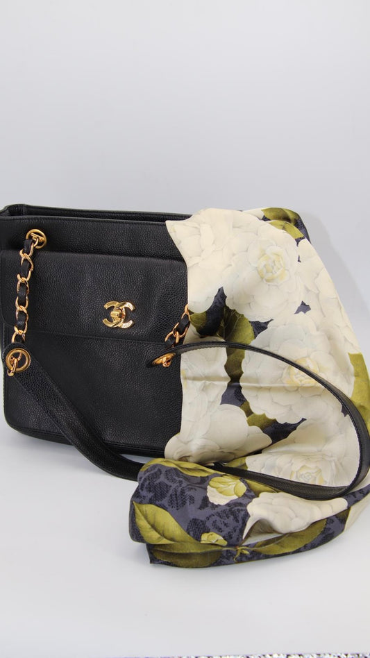 Chanel Caviar chain shoulder bag