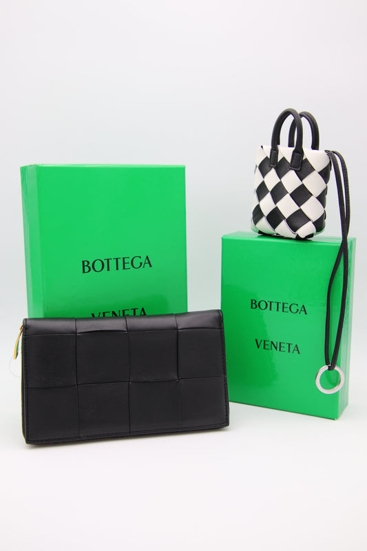 Bottega Veneta Intrecciato maxi bag charm leather black