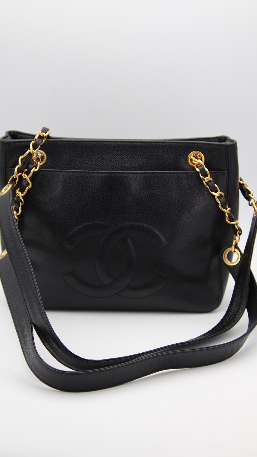 Chanel Caviar chain shoulder bag